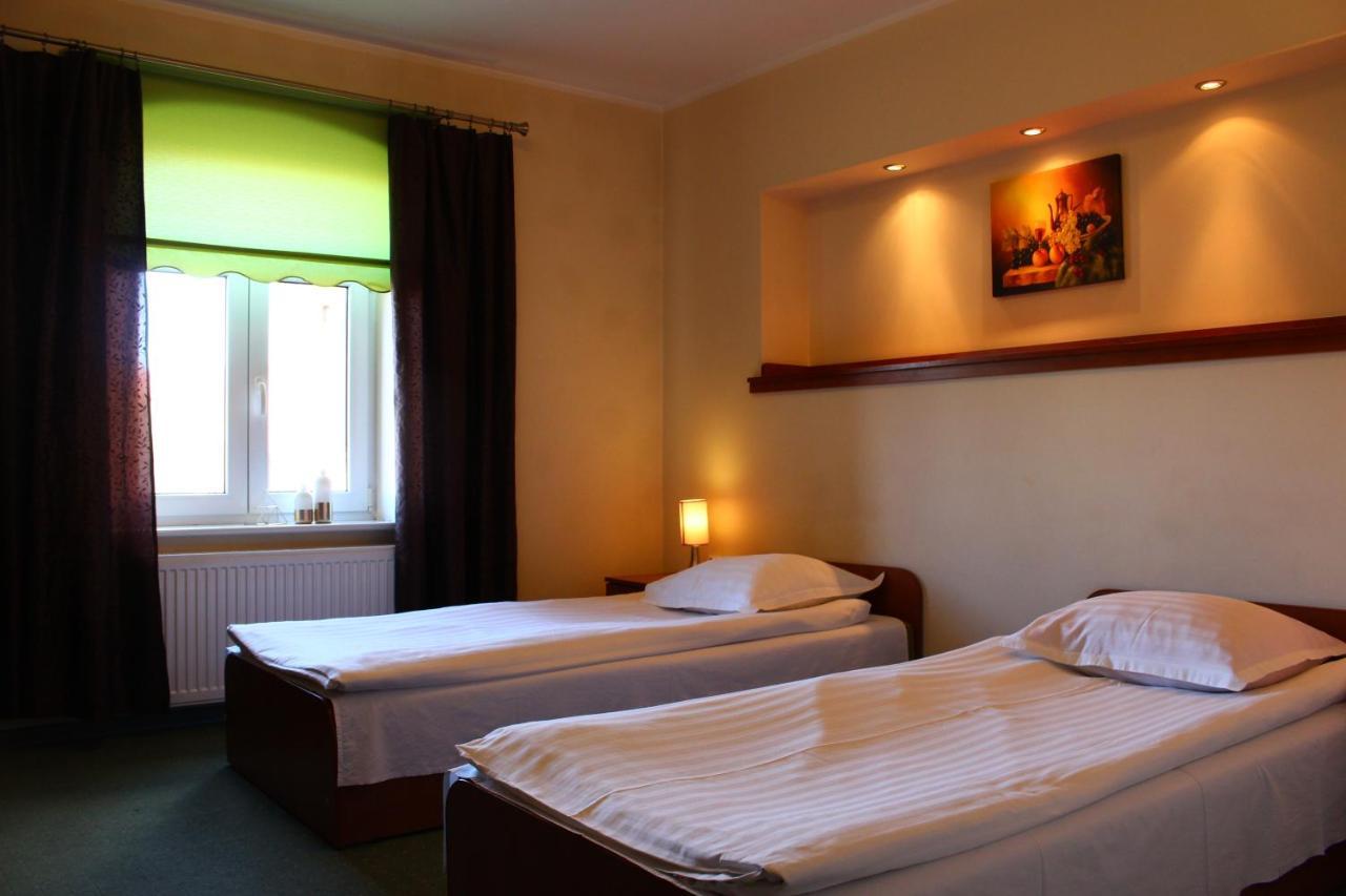 Karczma Rycerska Lebork Apartamento Exterior foto